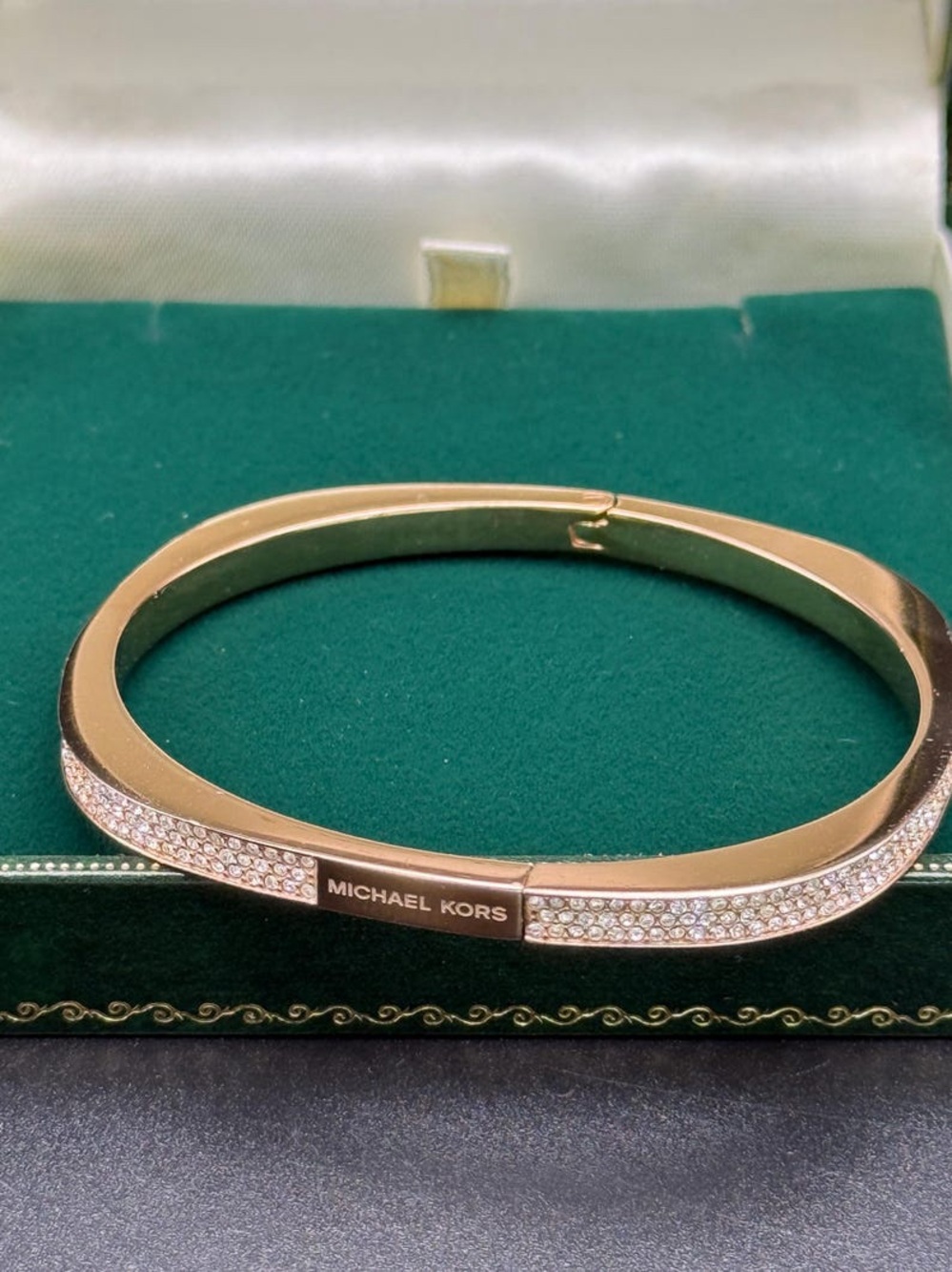 Michael Kors Gold-Tone Crystal Pavé Oval Hinged Bracelet